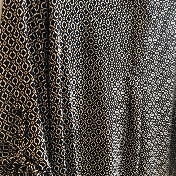 ⭐️ Pleione Elegantly Patterned Versatile Tunic Blouse - Picture 4 of 11